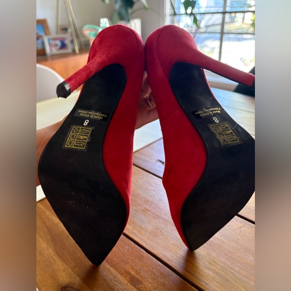 Jeffrey Campbell Suede Red Scalloped Heels - Ibiza - Picture 4 of 4